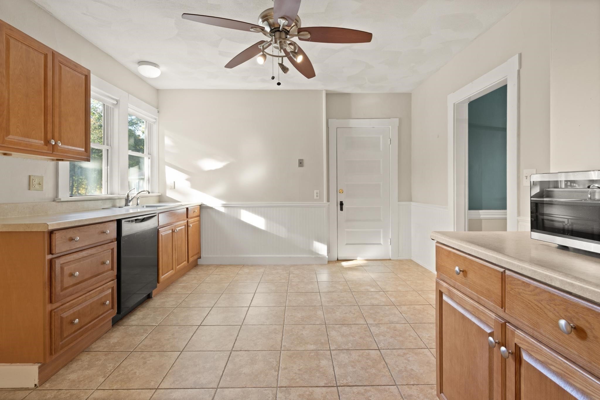 12 Newbury St, Beverly, MA, 12 Newbury St, Beverly, MA Photo #23