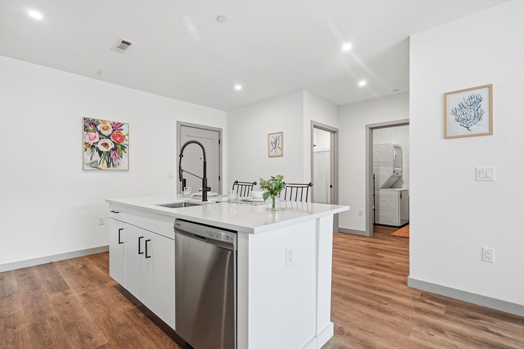 203 Lowell St 103