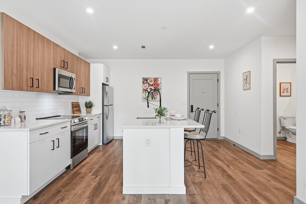 203 Lowell St 103