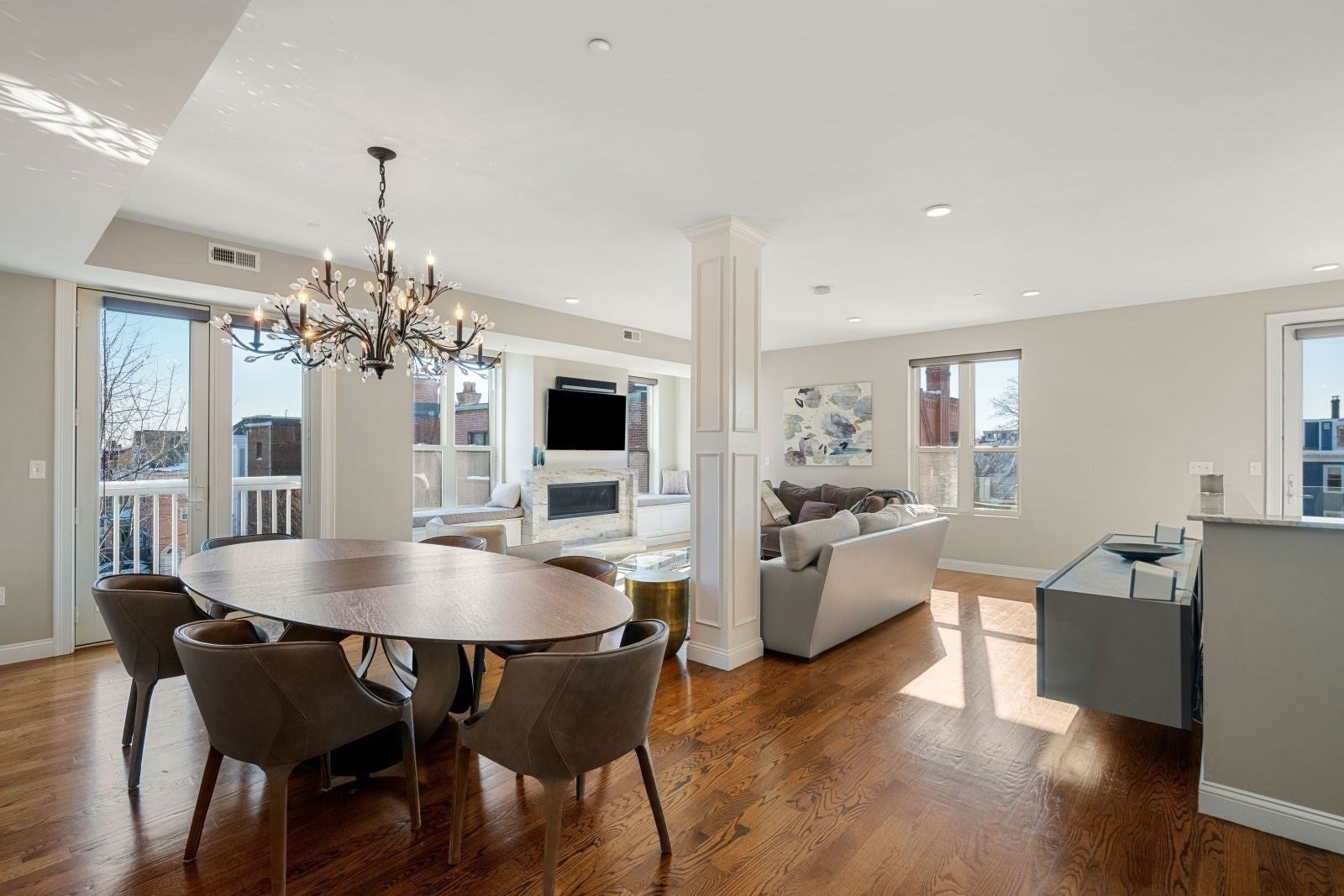 928 E Broadway 9