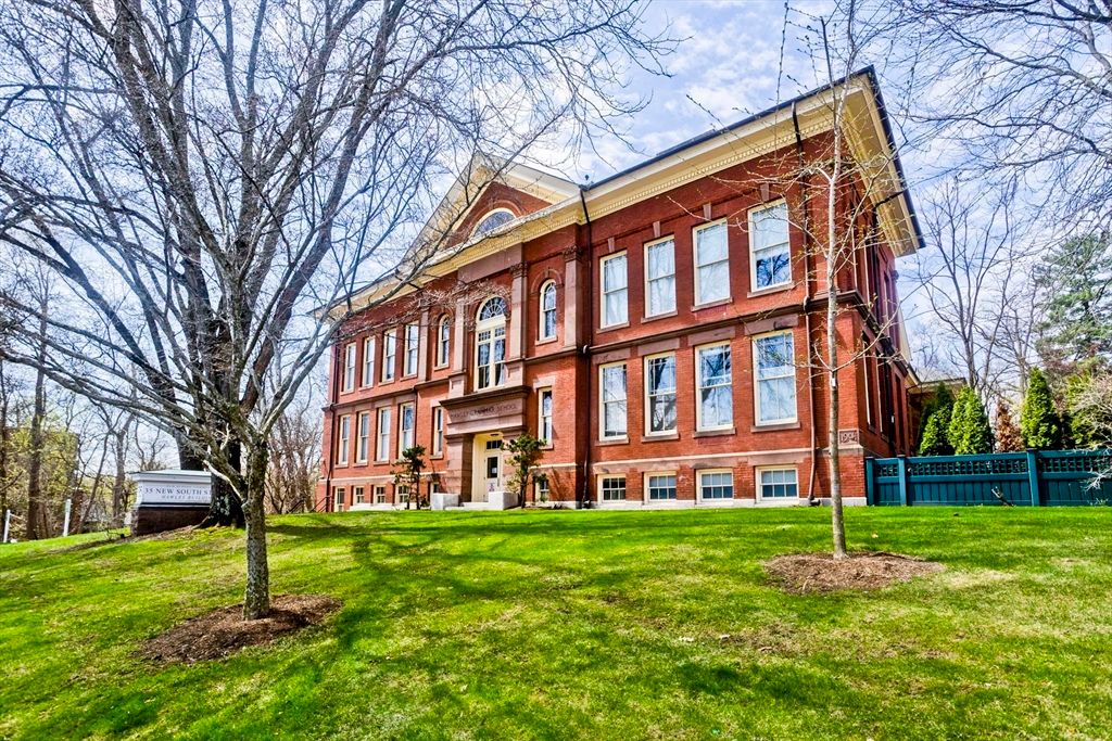 Photo of 35 New South St #204, Northampton, MA 01060 (MLS # 73503418)