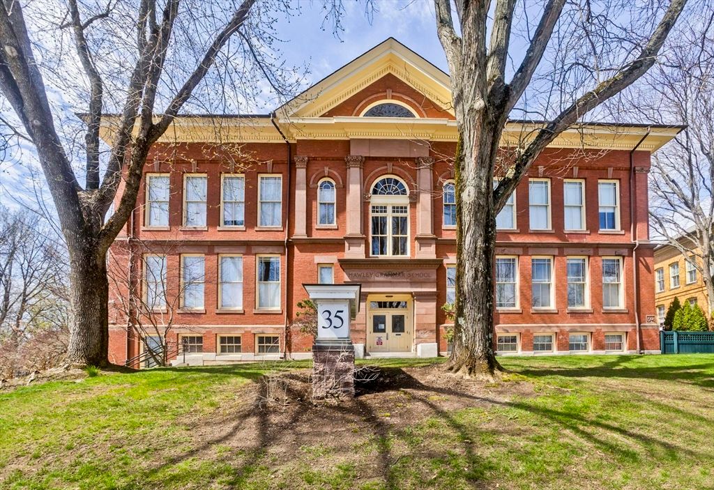 Photo of 35 New South St #204, Northampton, MA 01060 (MLS # 73503418)