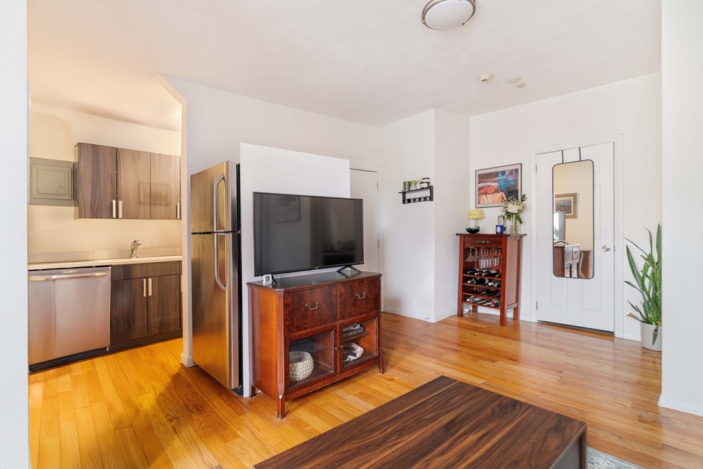 5 N Margin Street 5