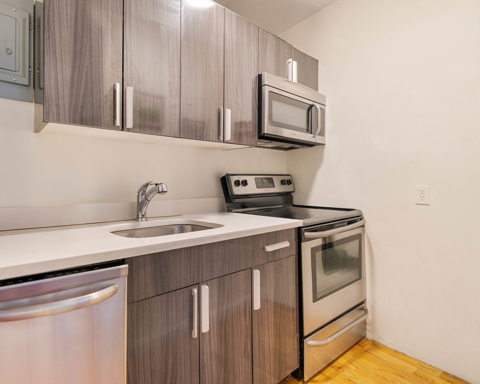5 N Margin Street 5
