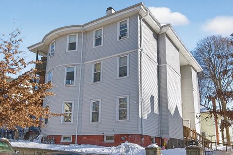 19 Woodbine St Worcester MA 01603