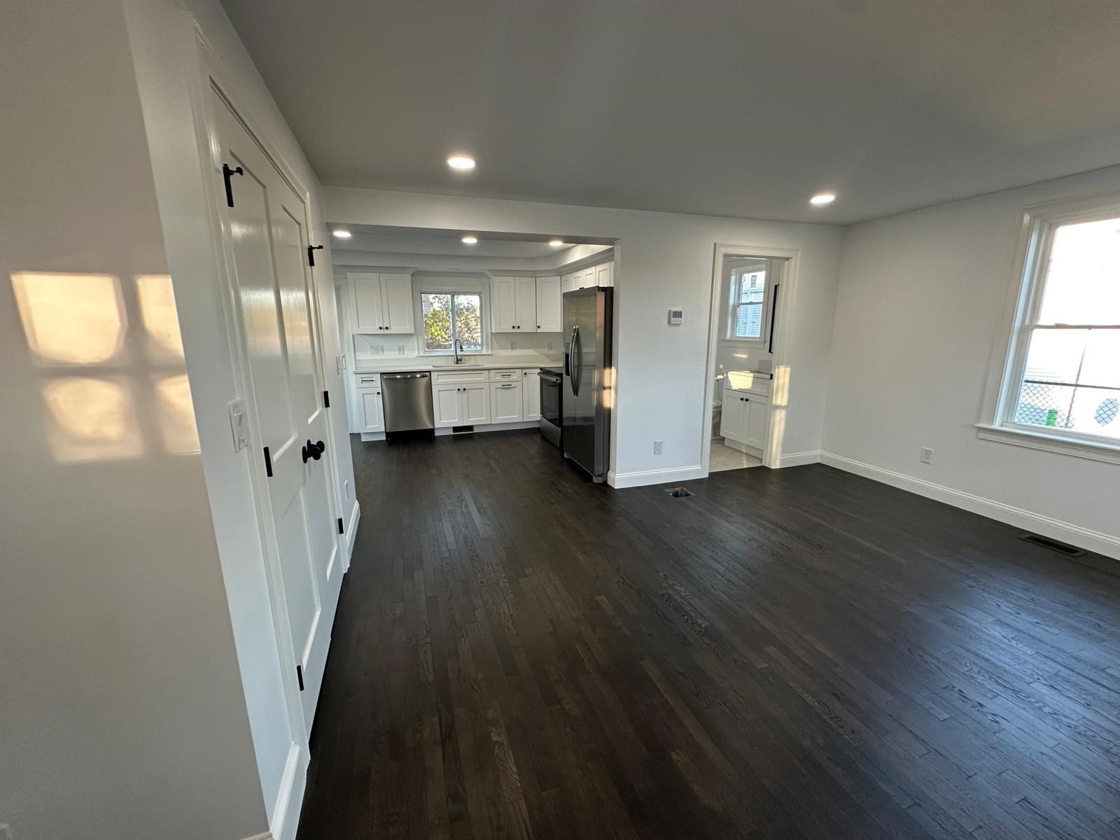 8 Thompson Rd, Webster, MA, 8 Thompson Rd, Webster, MA Photo #7