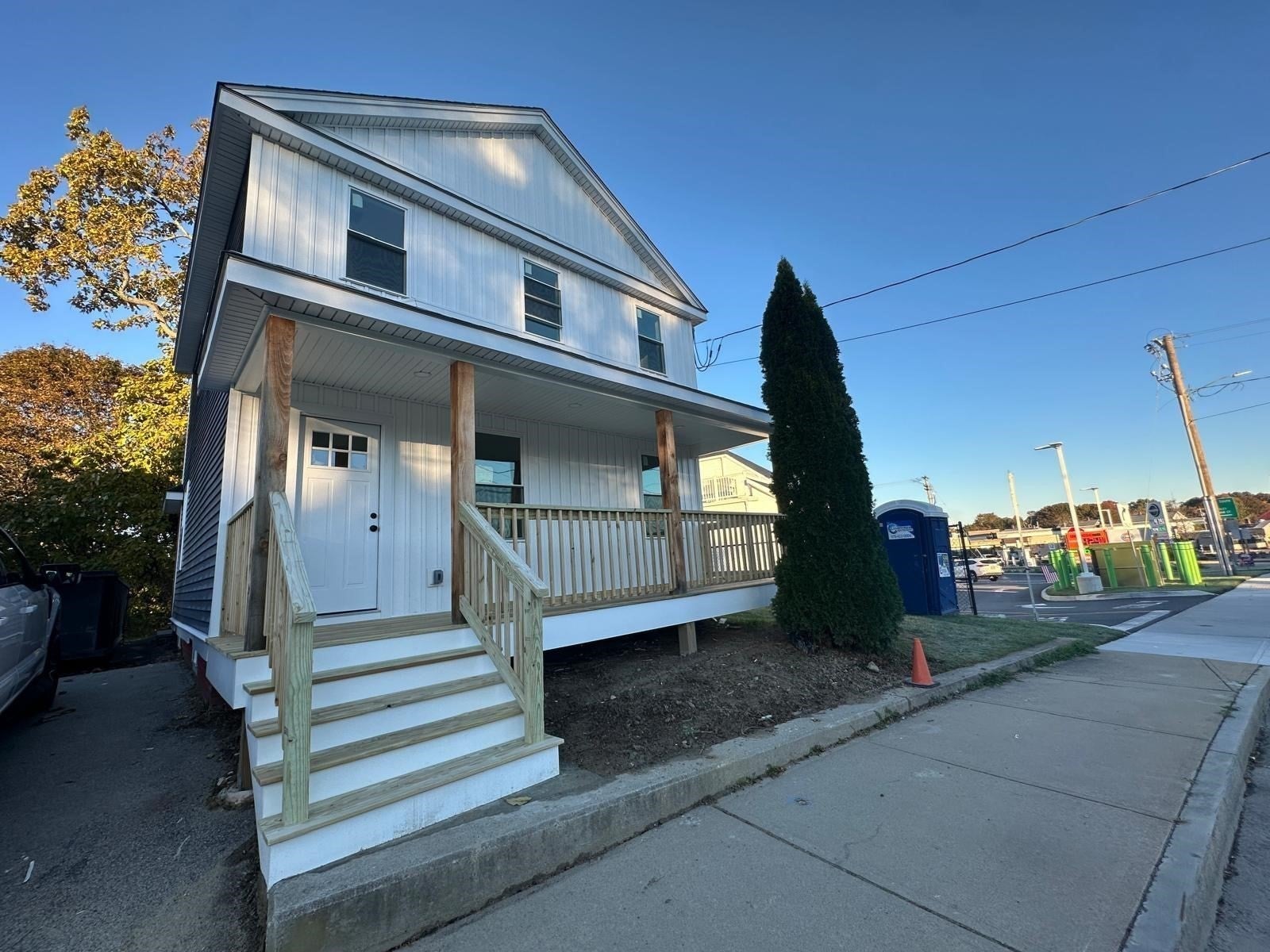8 Thompson Rd
