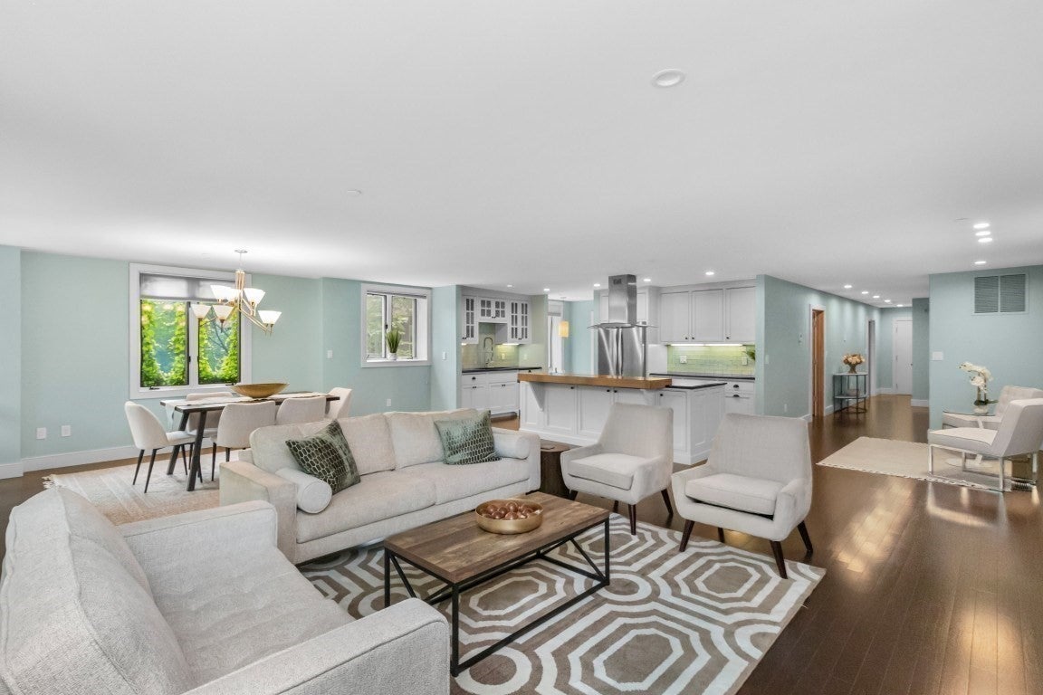241 Perkins Street D302