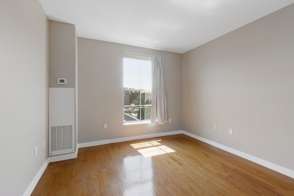 15 Waltham St B605
