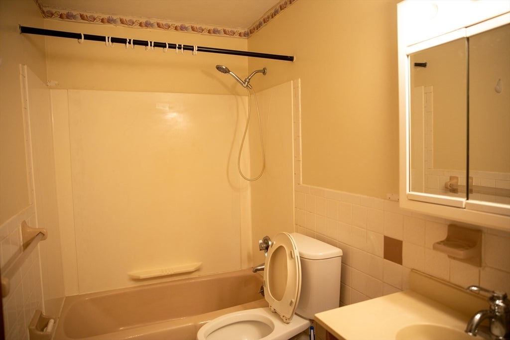 380 Great Road Unit B 302