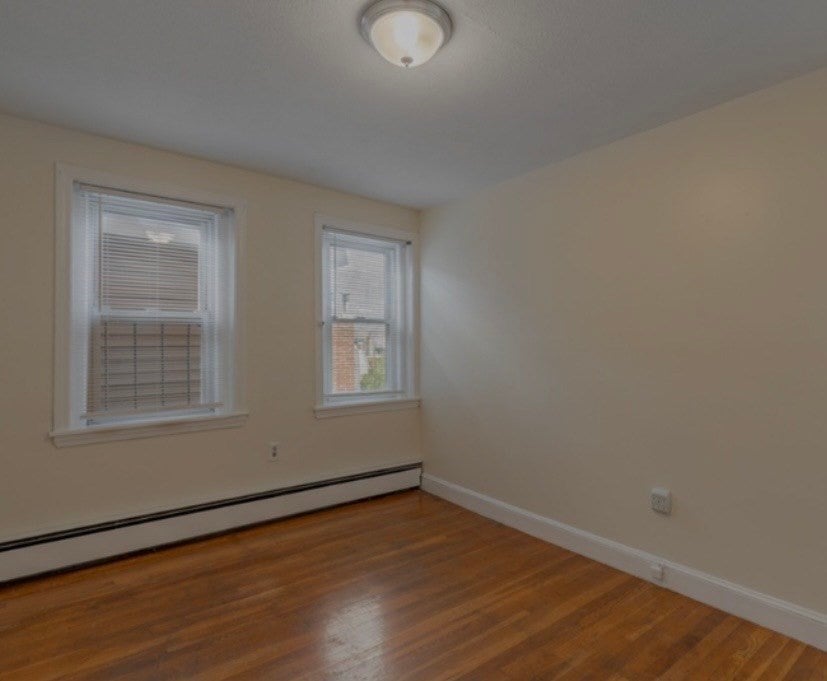 132 Emerson St 33