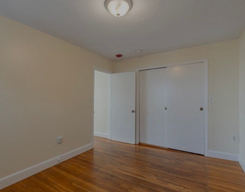 132 Emerson St 33