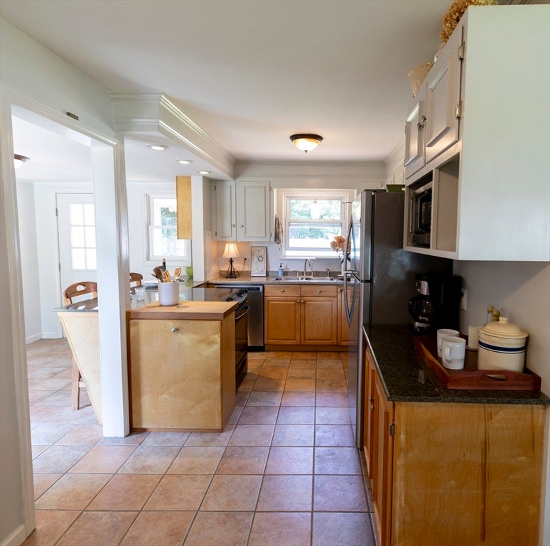 15 Blake Ave, West Boylston, MA, 15 Blake Ave, West Boylston, MA Photo #5