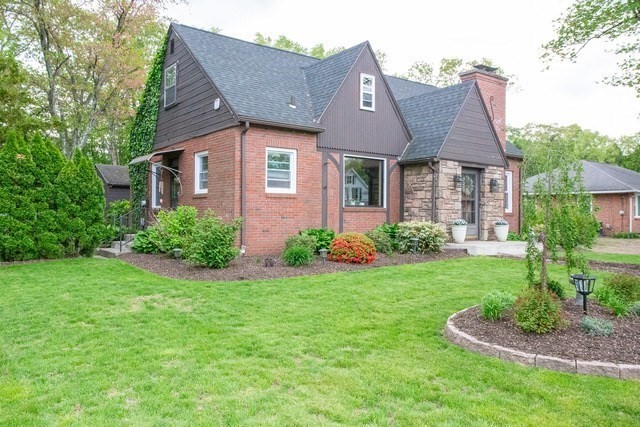 190 Granby Rd