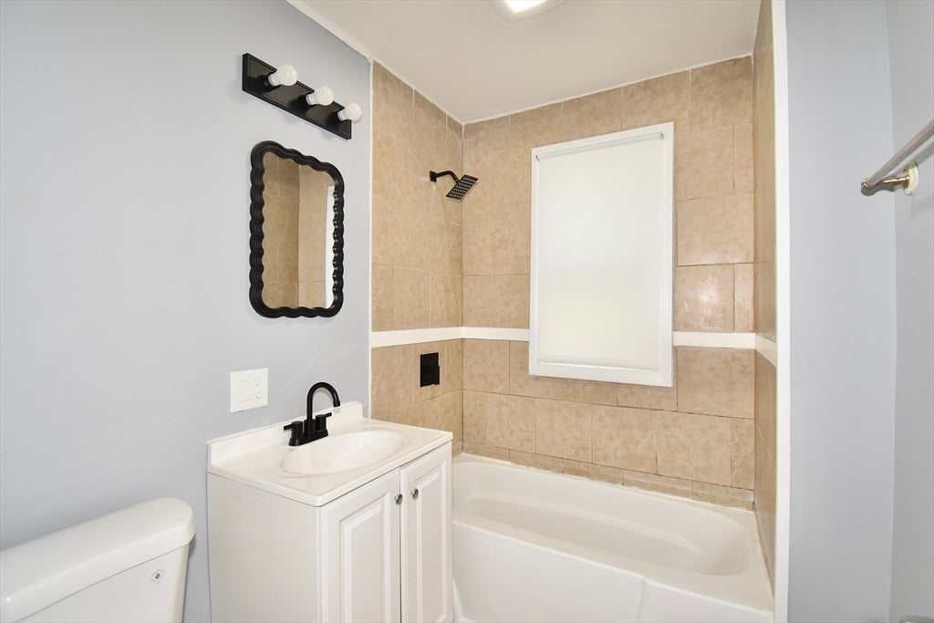 119 Littleton St, Springfield, MA Photo #14
