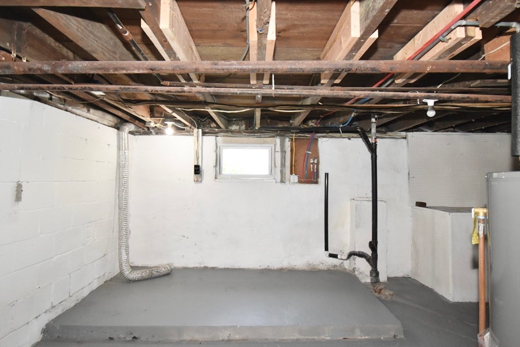 119 Littleton St, Springfield, MA Photo #24