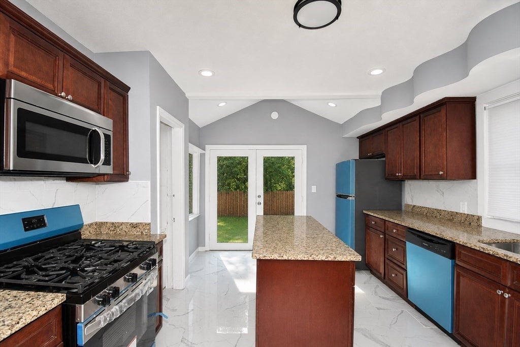 119 Littleton St, Springfield, MA Photo #6