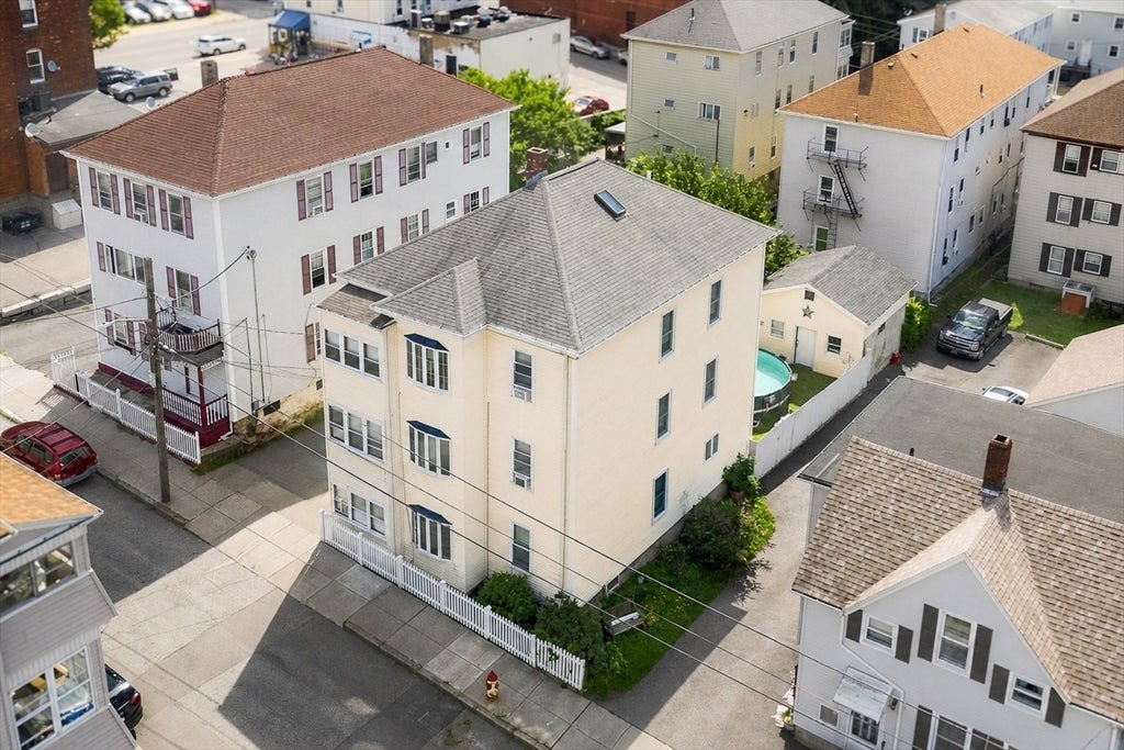 Photo of 34 Everett St, Fall River, MA
