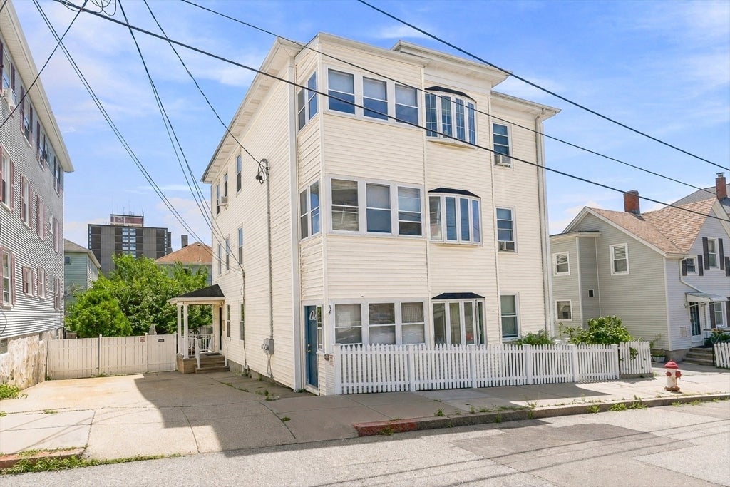 34 Everett St