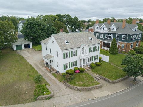36 Underwood St Pawtucket RI 02860