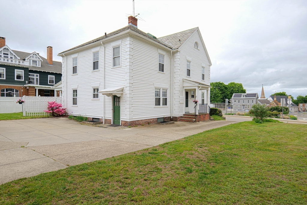 36 Underwood St