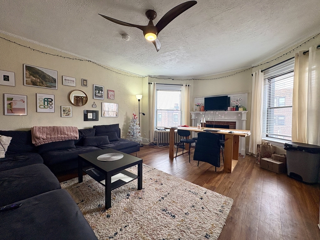 914 Beacon St #4, Boston, MA, 914 Beacon St #4, Boston, MA Photo #1