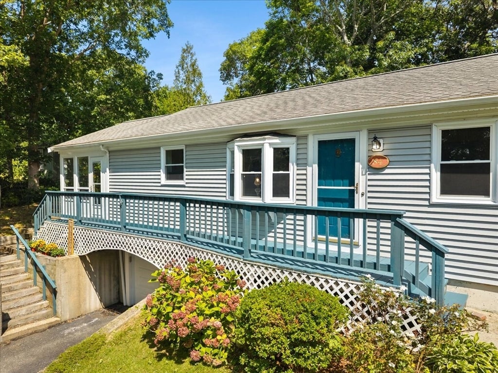 84 Eel Pond Rd