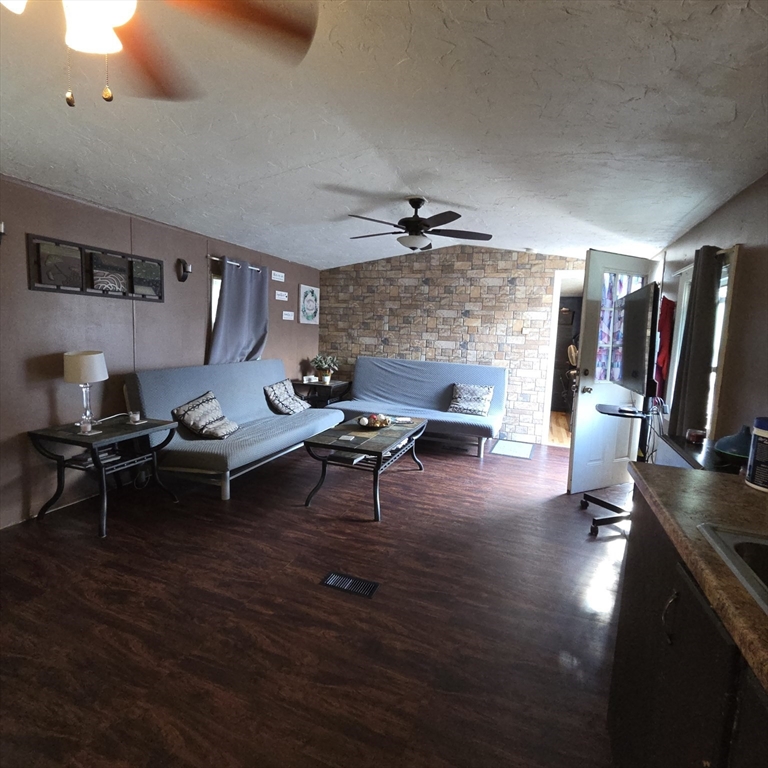 1156 Park St 14