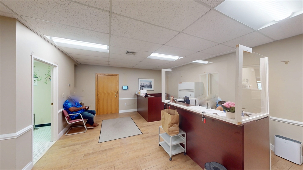 536 Broad St 6-10