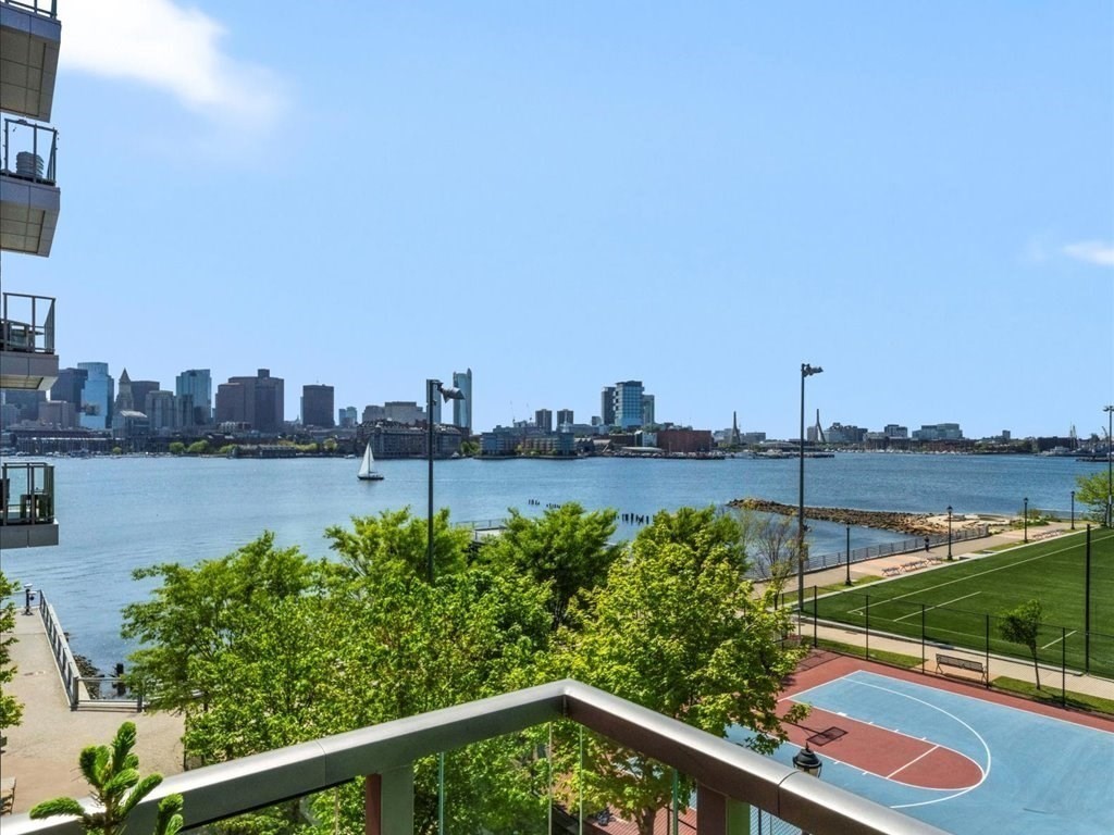 99 Sumner St 321