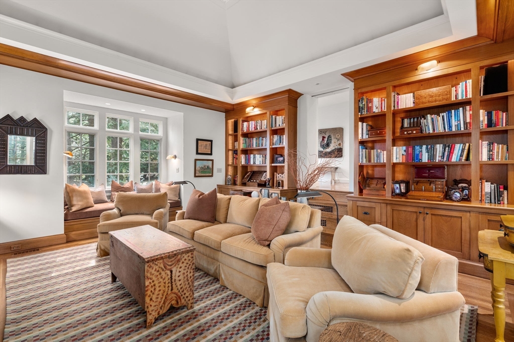 342 Warren St, Brookline, MA Photo #9