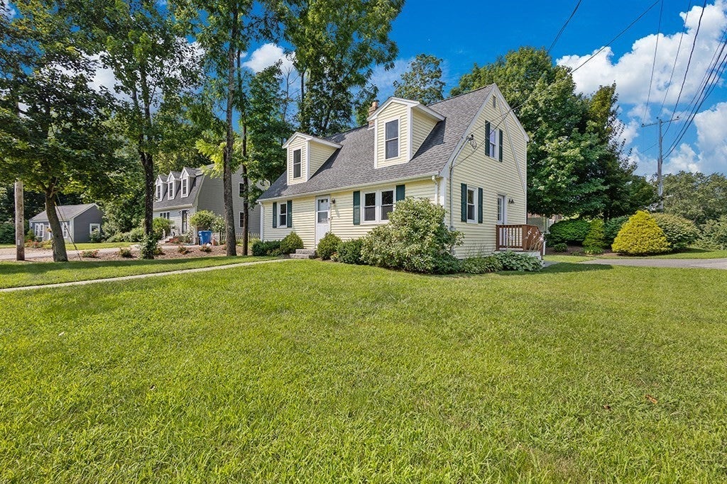 95 Franklin St, Wrentham, MA, 95 Franklin St, Wrentham, MA Photo #3