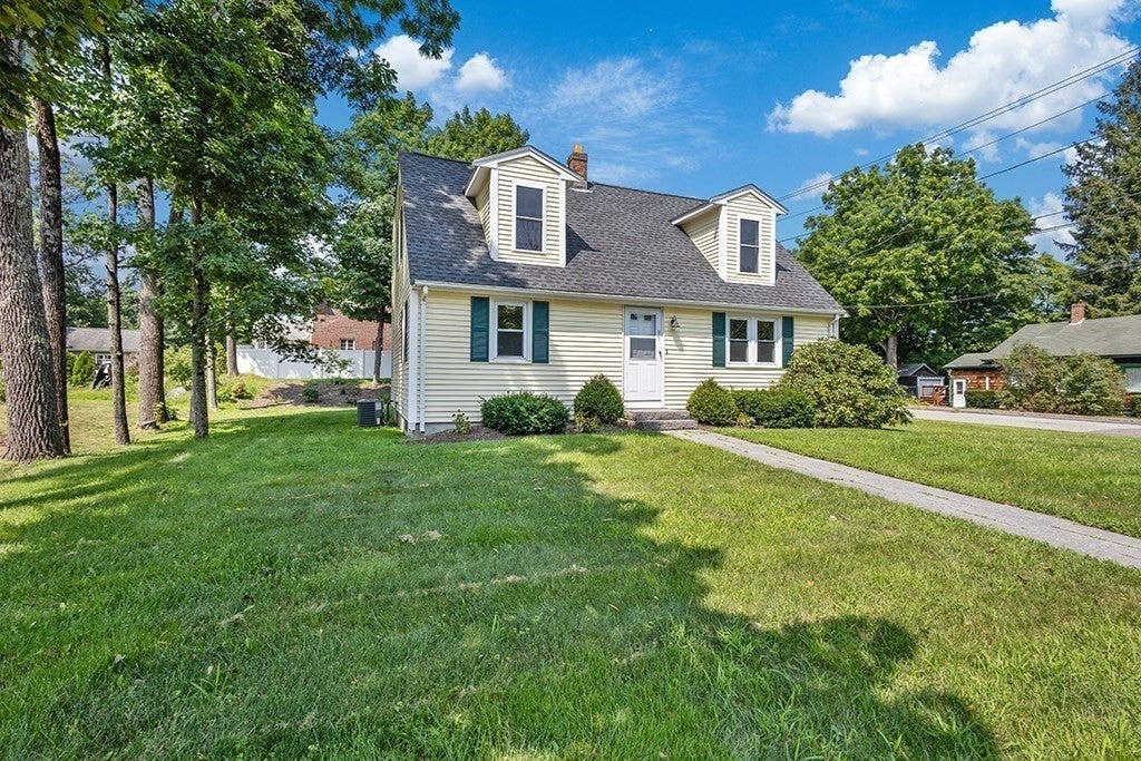 95 Franklin St, Wrentham, MA, 95 Franklin St, Wrentham, MA Photo #2