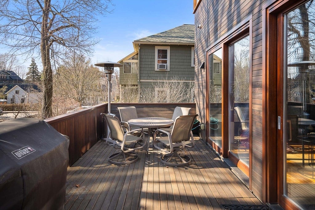 10 Newell St