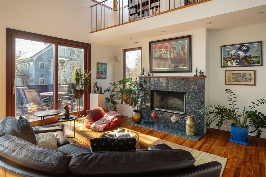 10 Newell St
