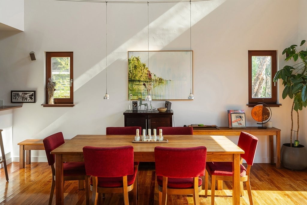 10 Newell St