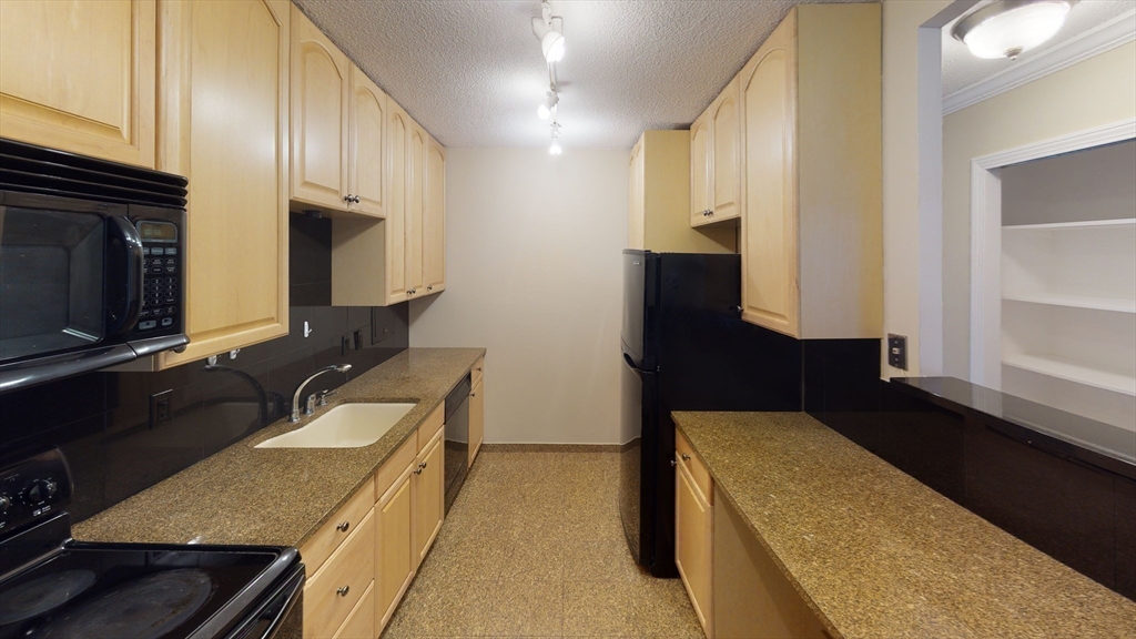 60 Longwood Ave 801