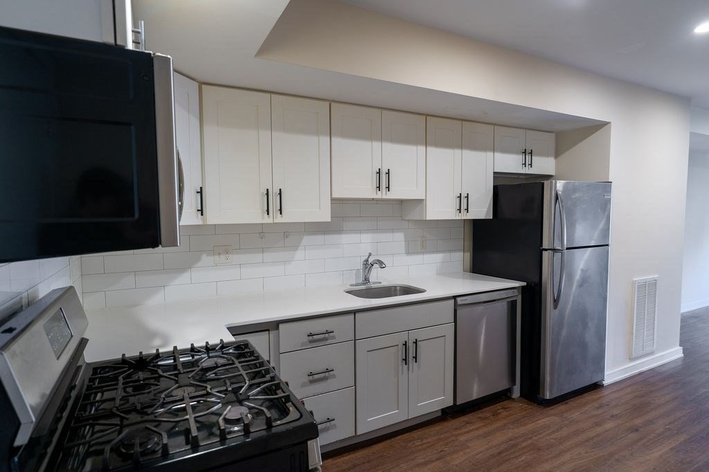 332 Talbot Ave 4th Flr #14 - Photo 3