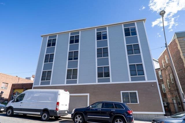 332 Talbot Ave 4th Flr #14