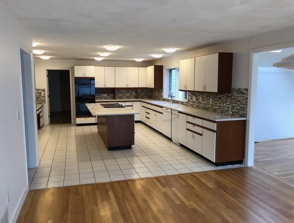 109 East Emerson 0