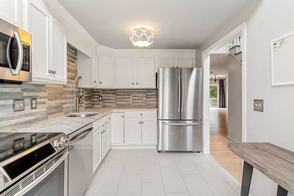 33 Barker Square Dr 33