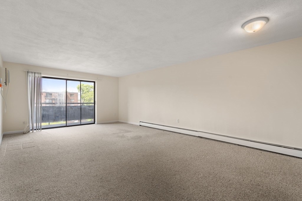 32 Whites Ave. E663