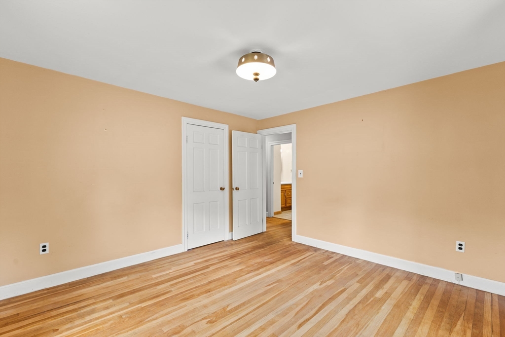 3 Meadow Way