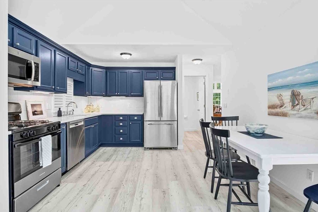 16 Gold Leaf Ln 16