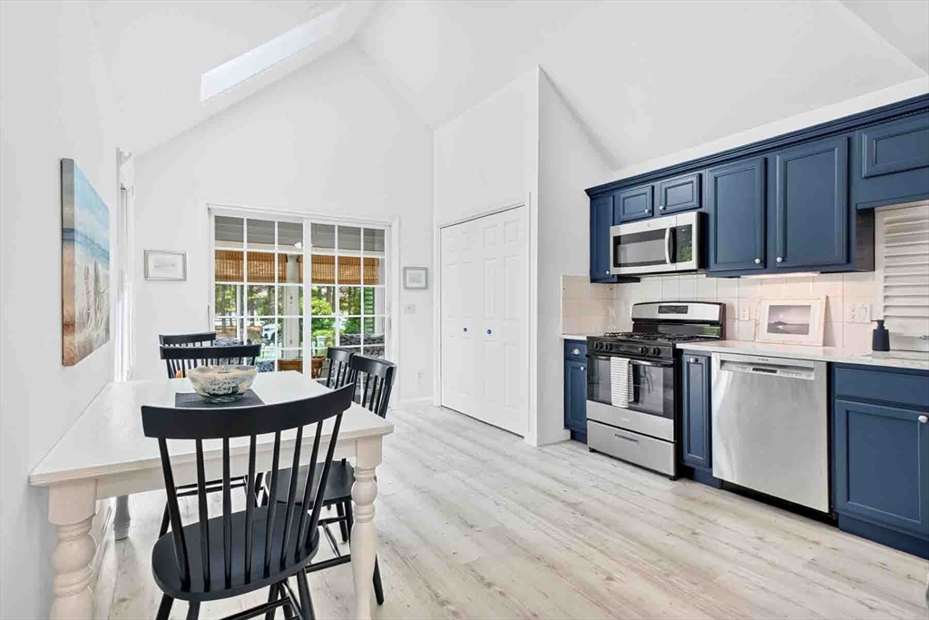 16 Gold Leaf Ln 16