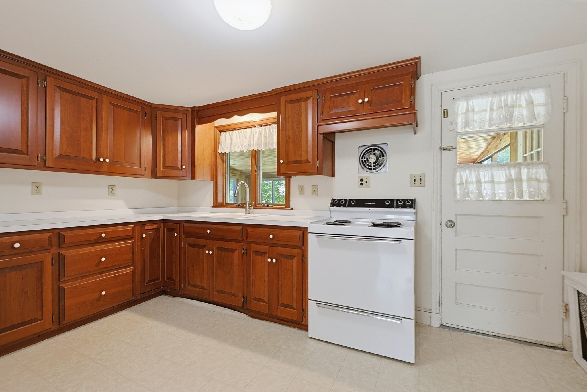 129 Boardman St, Norfolk, MA, 129 Boardman St, Norfolk, MA Photo #13