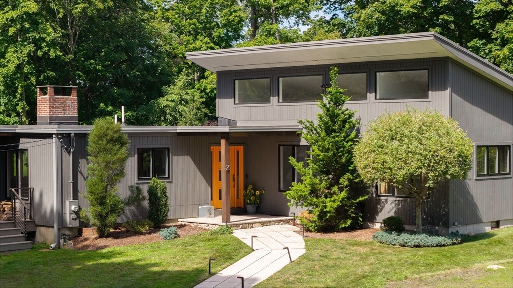 Photo of 25 Virginia Ln, Cohasset, MA