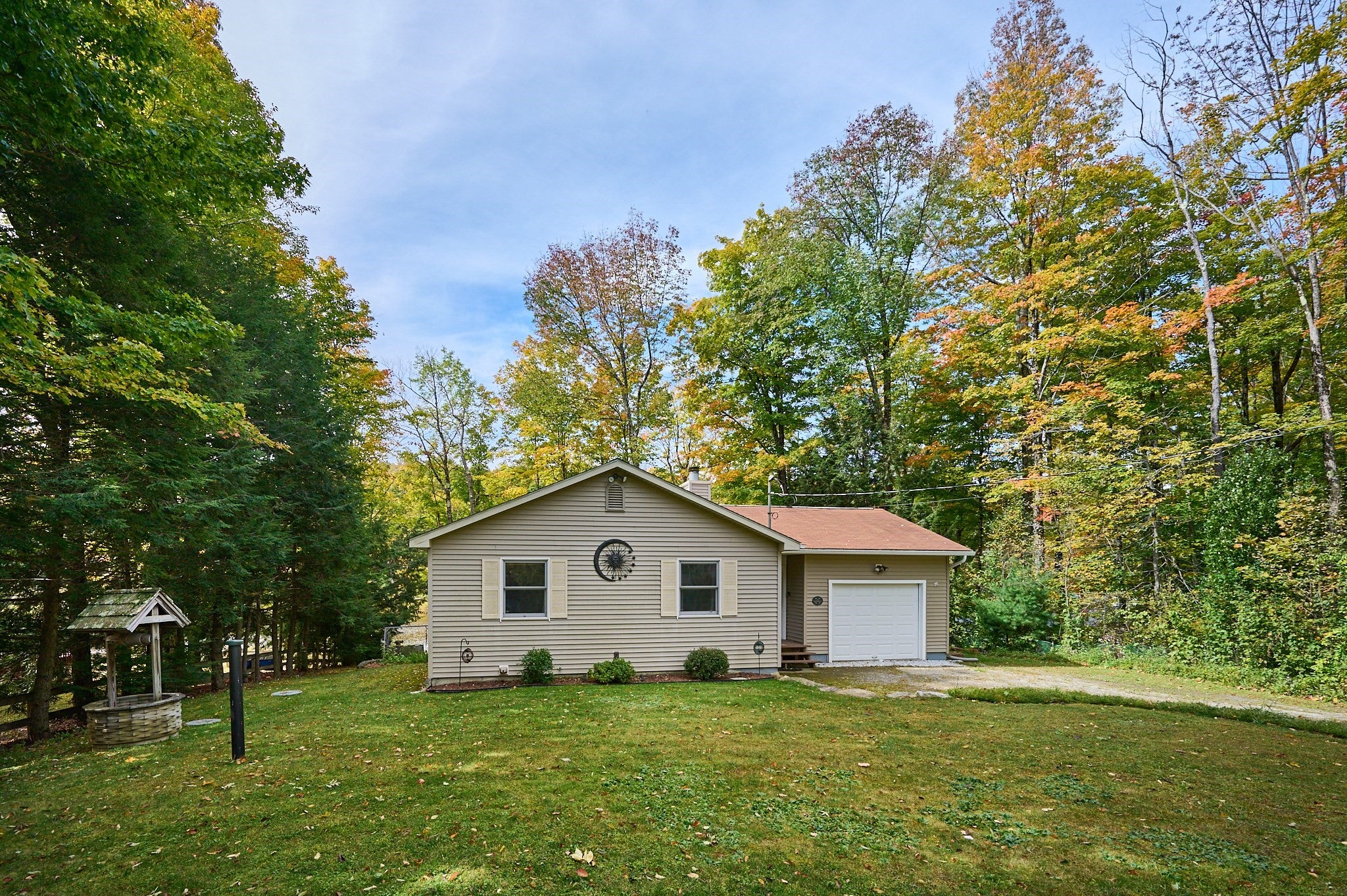 126 Alan A Dale Dr, Becket, MA, 126 Alan A Dale Dr, Becket, MA Photo #3