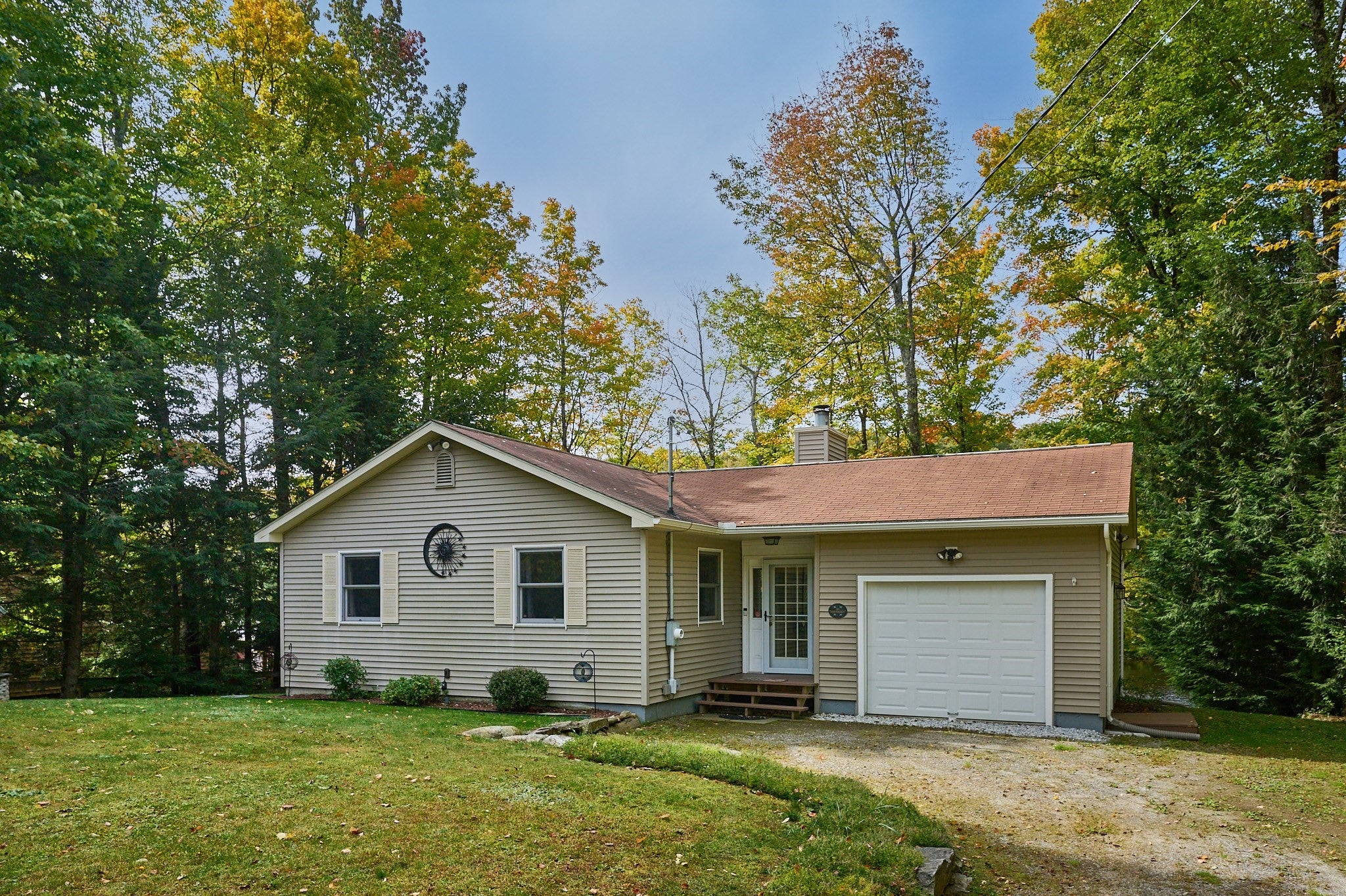126 Alan A Dale Dr, Becket, MA, 126 Alan A Dale Dr, Becket, MA Photo #2