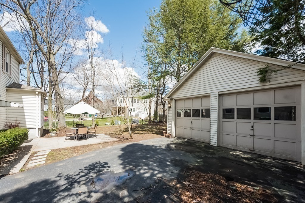 62 Evergreen Ave